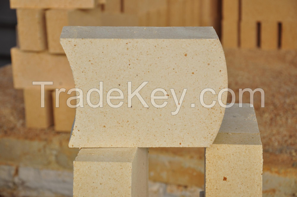 Refractory brick