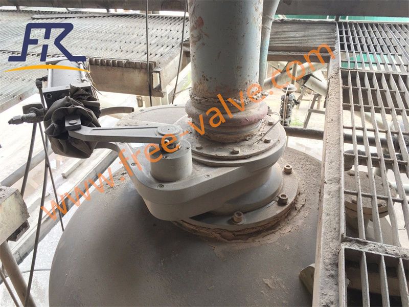 Pneumatic discharging valve