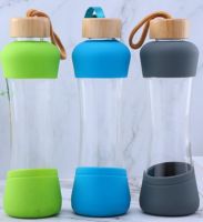water glass bottle with bamboo lid with silicone sleeve