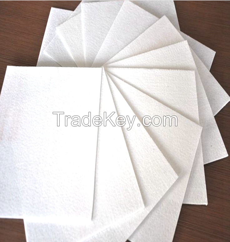 Staple fiber polyester mat