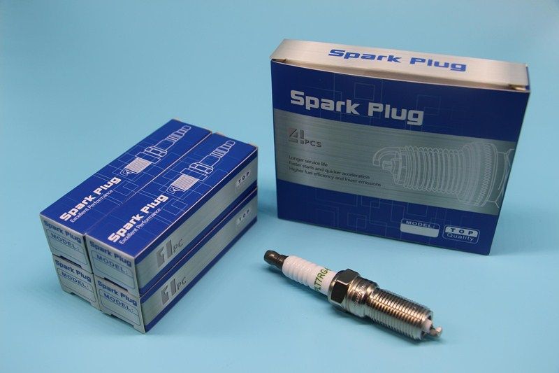 Auto Parts Spark Plug BK6RE-11 for Car Toyota
