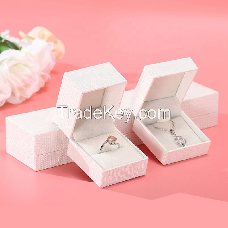 Eco-friendly Customized White Leatherette Paper Jewelry Box for Ring Earring Beads Bracelet Chain With Logo