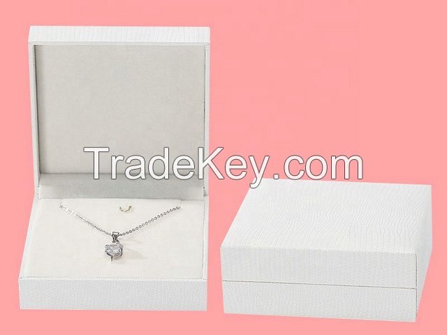 Eco-friendly Customized White Leatherette Paper Jewelry Box for Ring Earring Beads Bracelet Chain With Logo