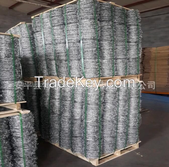 Wire mesh / galvanized barbed wire fence / barbed wire