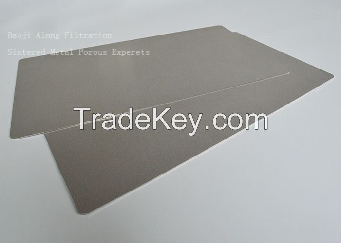 Sintered porous metal titanium filter plate for PEM fuel cell electrode bipolar plate 