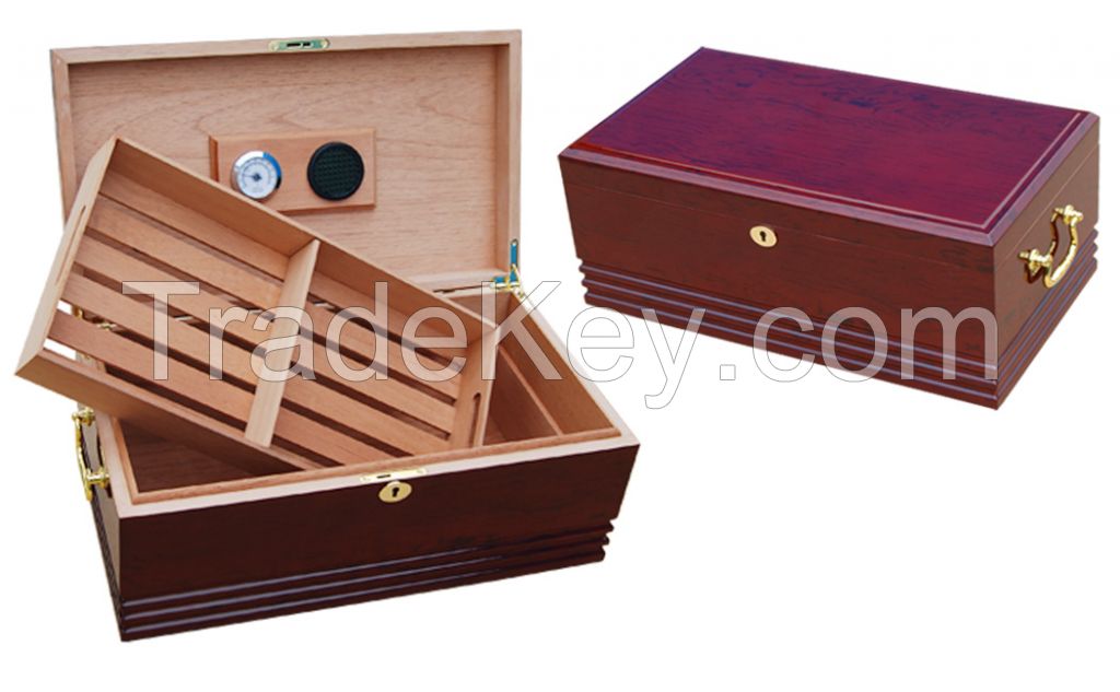 Walnut Lacquer Wooden Humidor Display Box