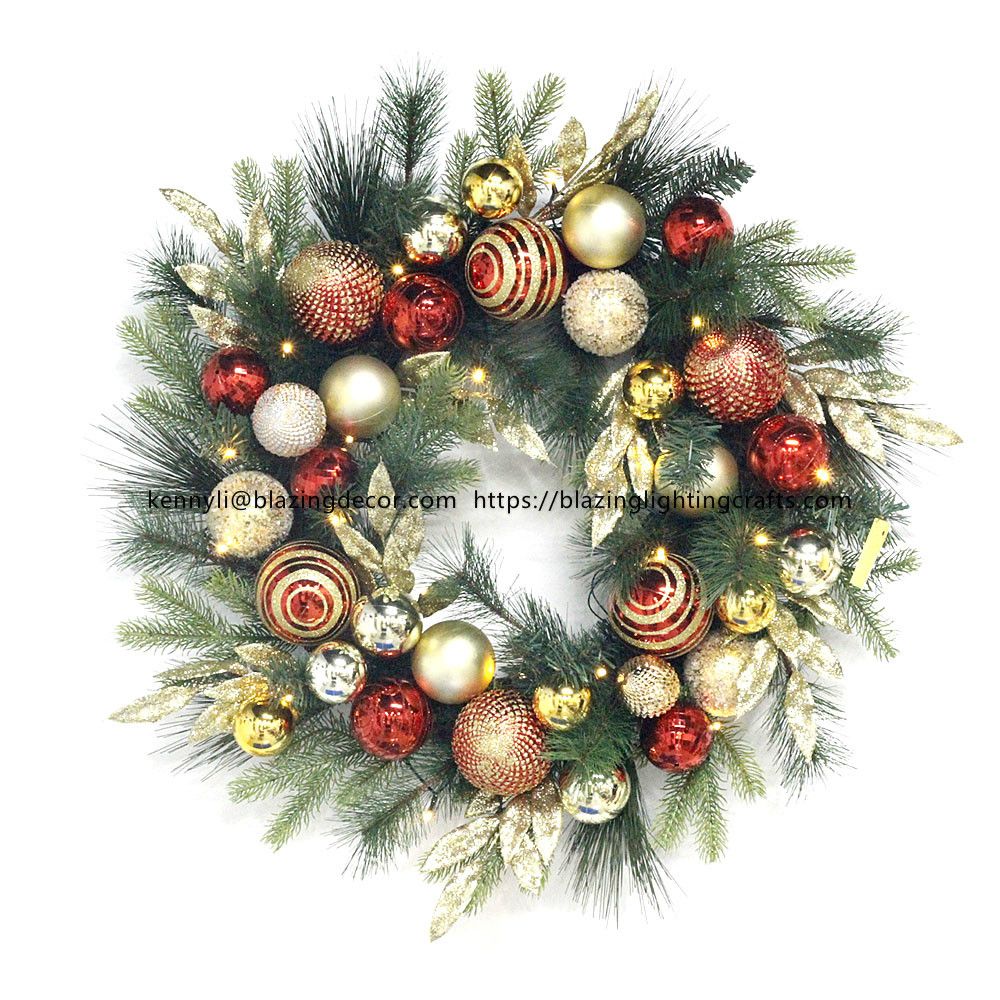 Hot Selling Decorative Christmas Wreath with Ornaments
