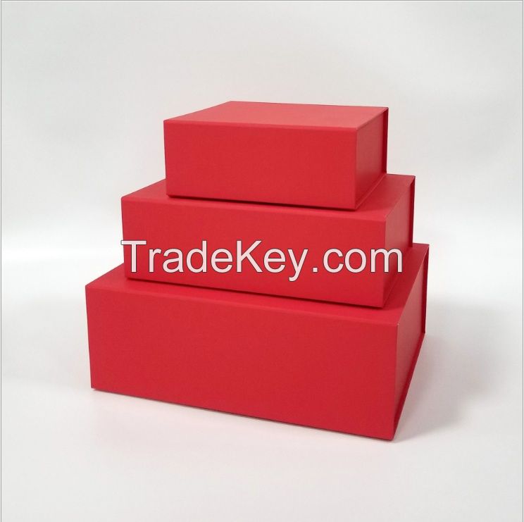 red gift boxes with magnetic lid