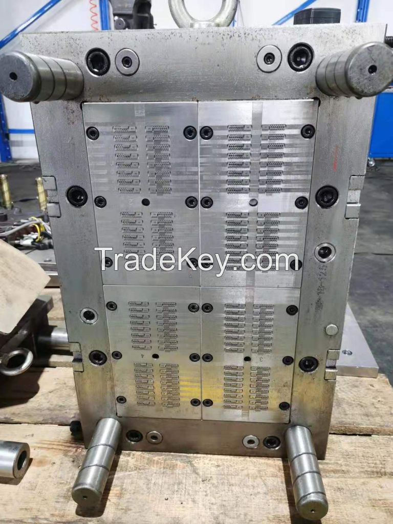 Inline Flat Dripper Mold with semi-hot runner with 128 cavities