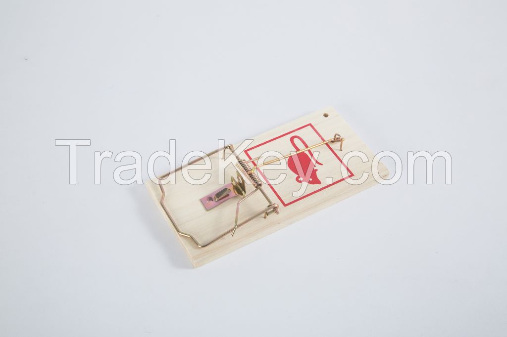 Wooden mouse trap can be used indoors and outdoors