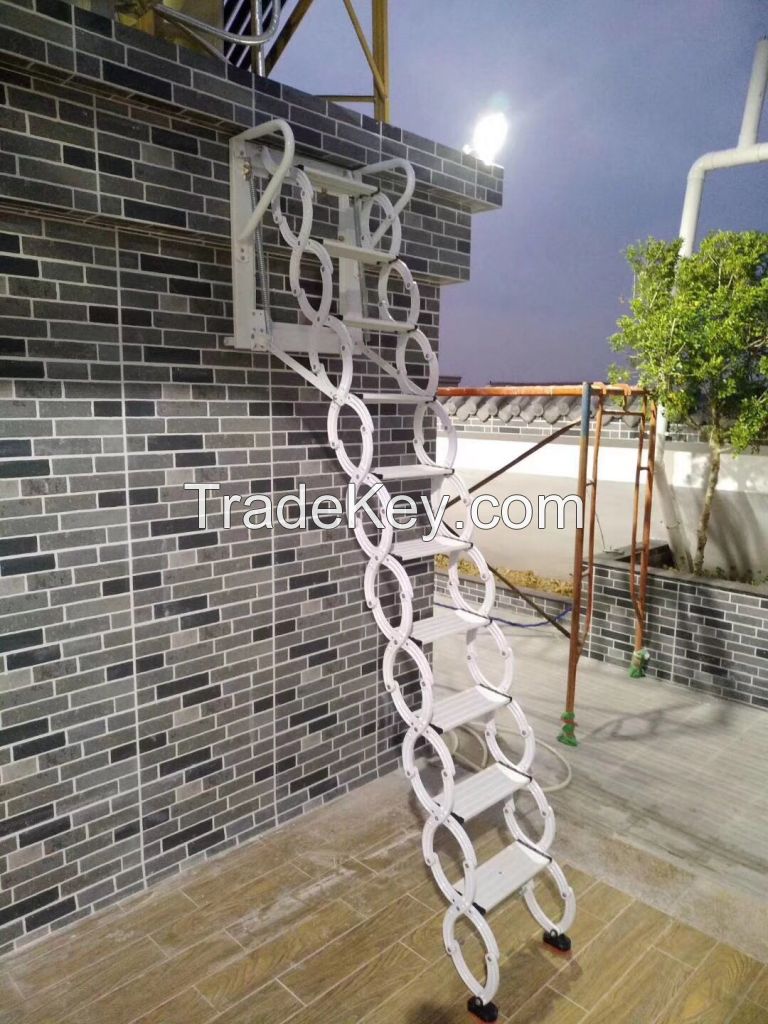 Outdoor telescopic stairs