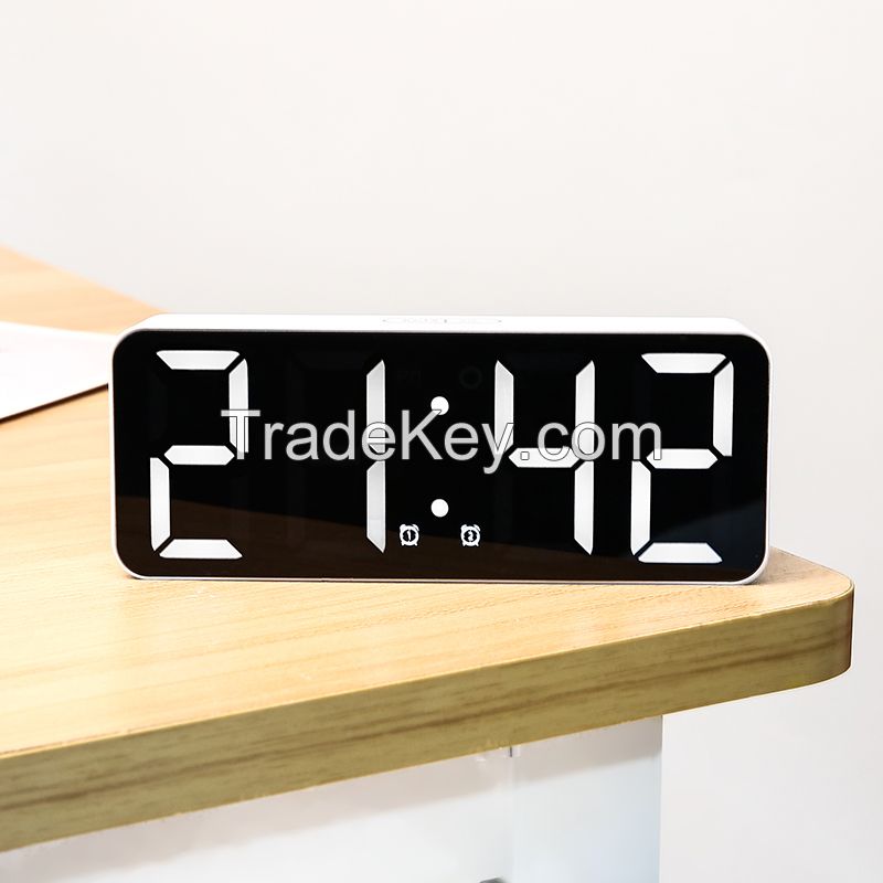 Creative LED electronic clock, a good partner for life and learning