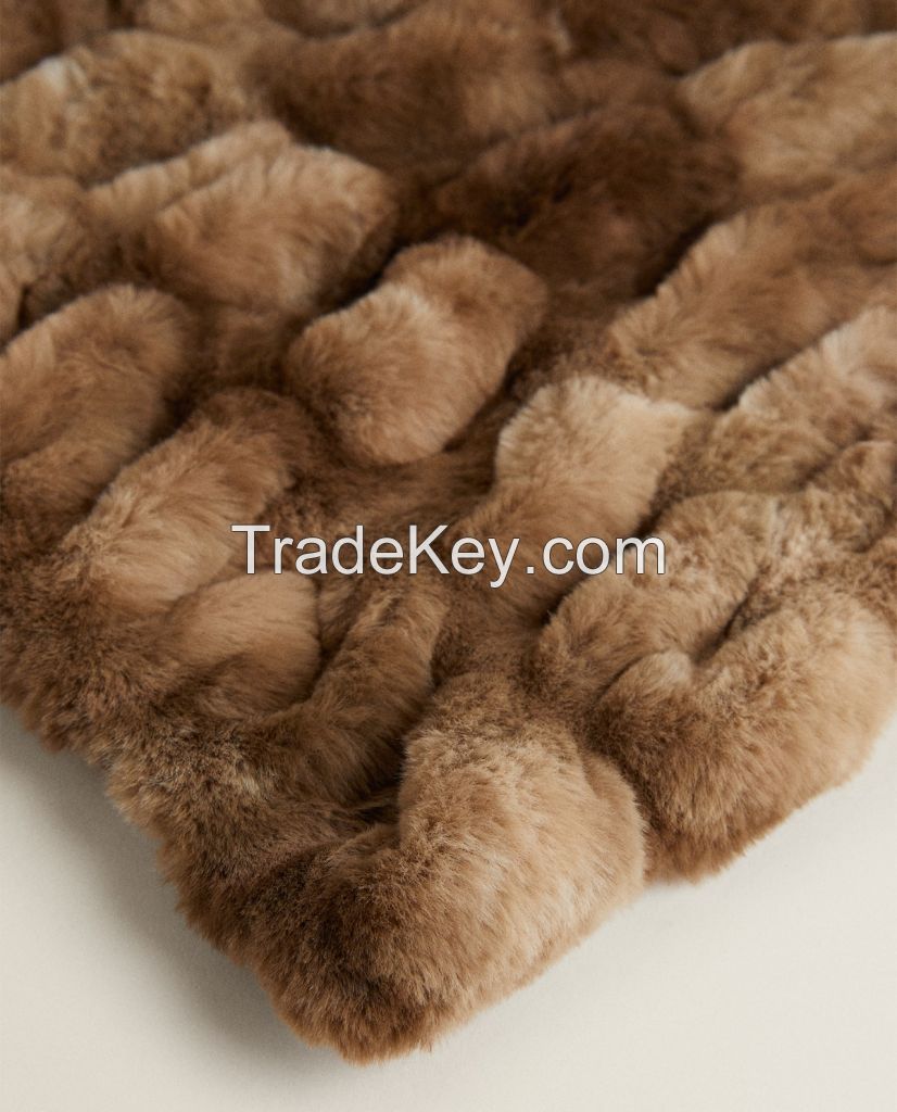 FAUX FUR TWO LAYERS BLANKET