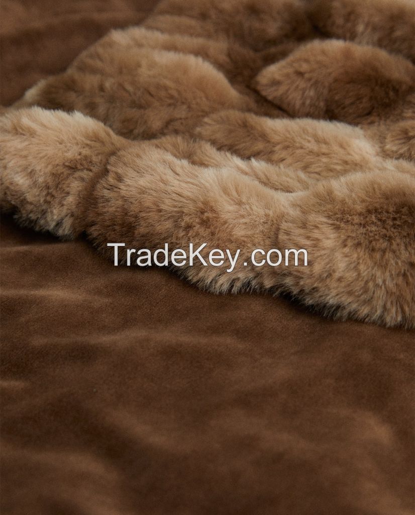 FAUX FUR TWO LAYERS BLANKET