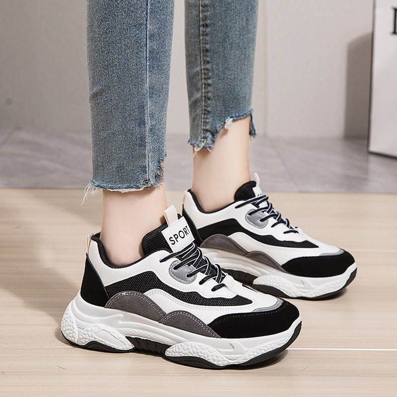 Lady Walking Trainer Shoes