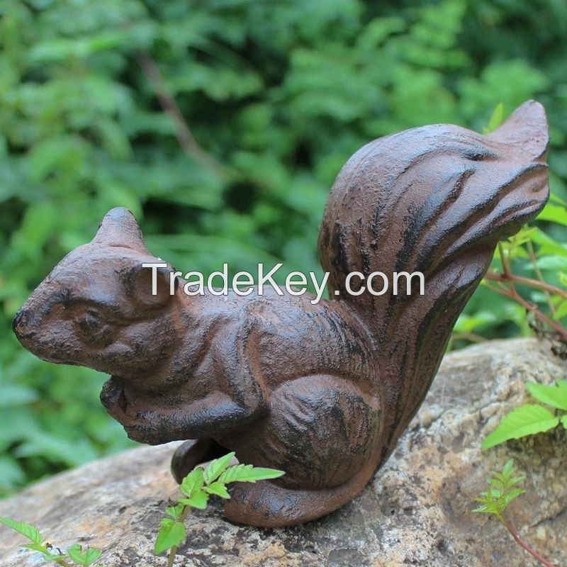 Vintage Rustic Cast Iron Squirrel Statue Home Garden Decor Heavy Retro Squirrel Figurines Handmade Solid Squirrel Sculpture