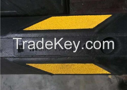 72 inch  rubber parking curb  with reflective tapes