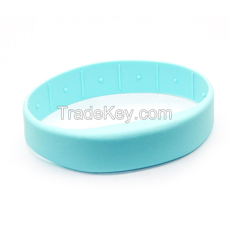 Closed-loop wristband High-quality non-toxic silicone material   Various colors are customized, waterproof, moisture-proof, shock-proof and high-temperature resistant