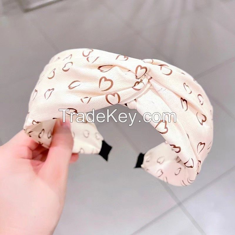 Simple and Versatile Fabric Wide-brimmed Headband For Girl