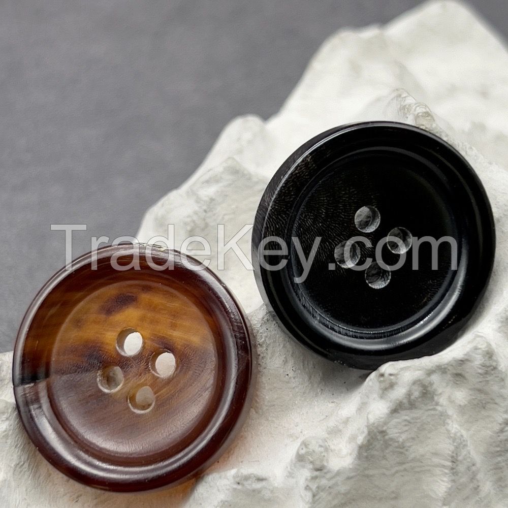 Round rim natural real horn button