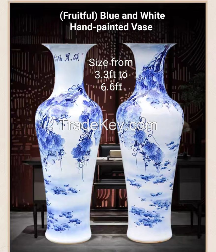 Hnd-painted Blue and White Vase