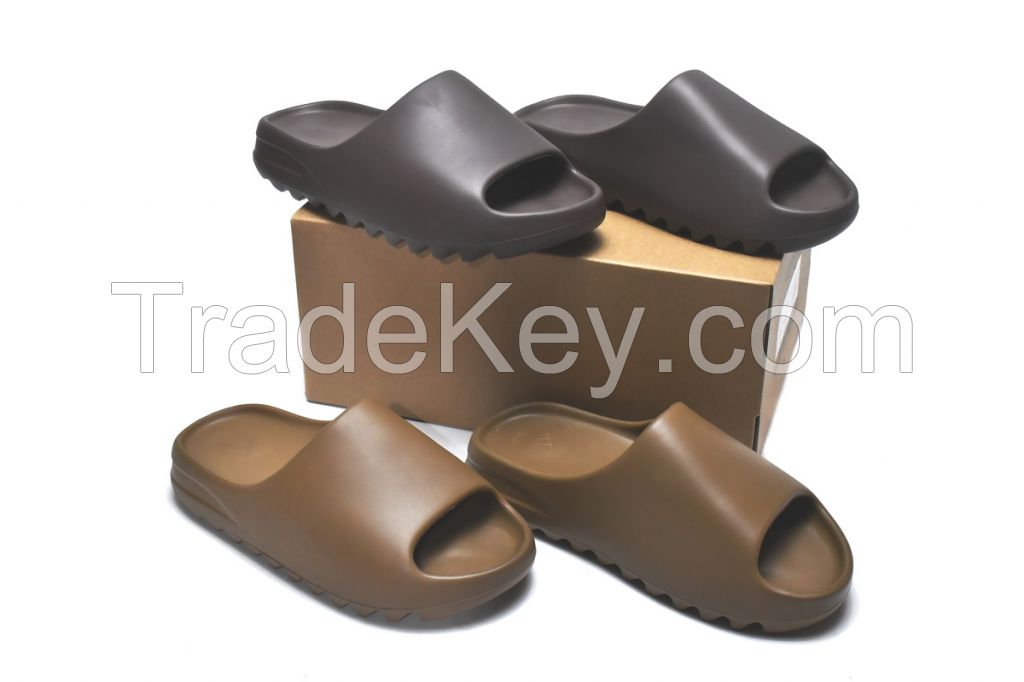 Yeezy Slide Soot Men's Slippers