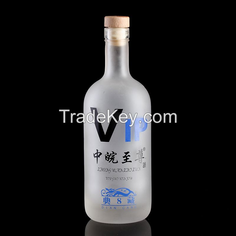 Wholesale 750ml glass bottle for spirits vodka gin rum bottle