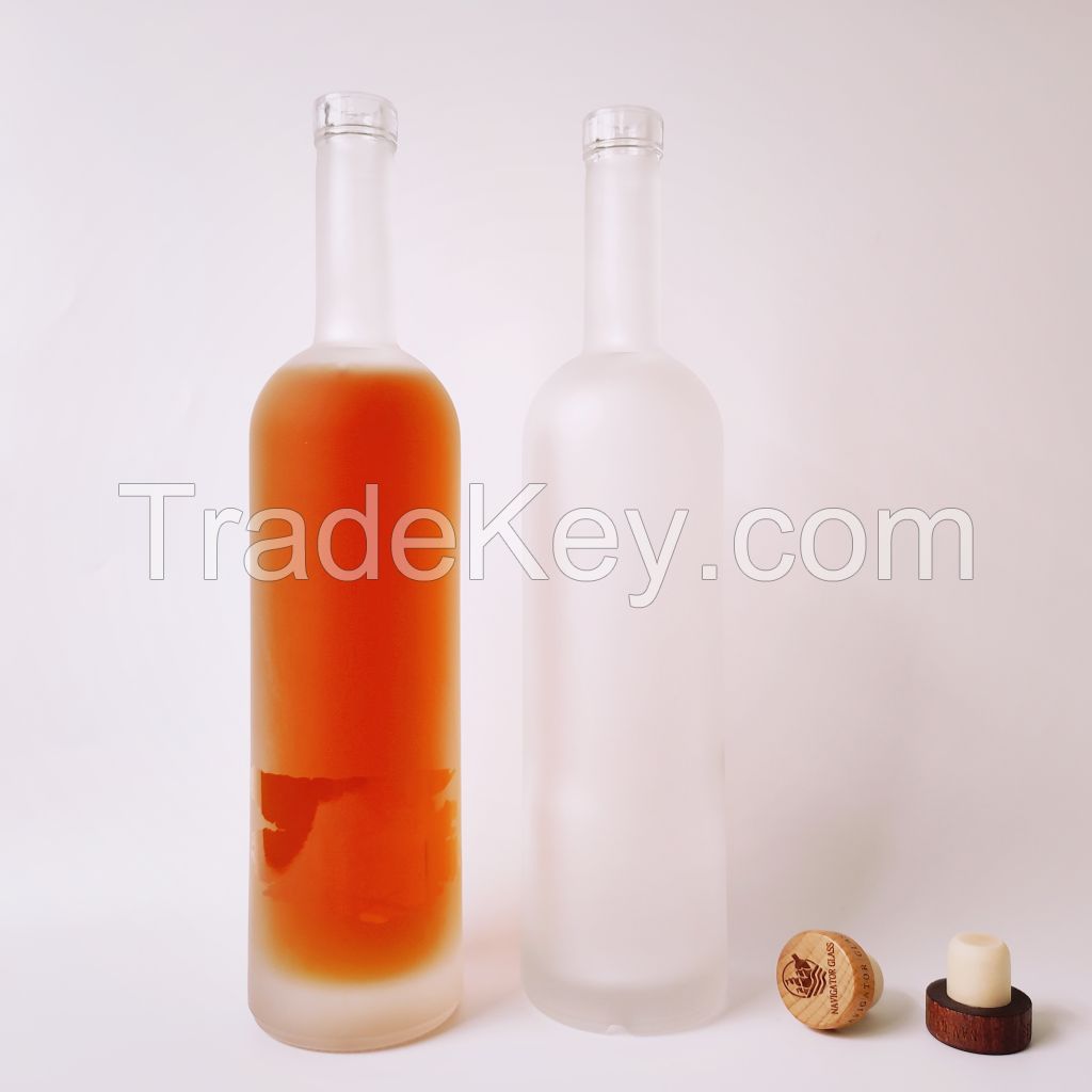 Wholesale 500ml 750ml Glass Bottles Custom Logo With Cork