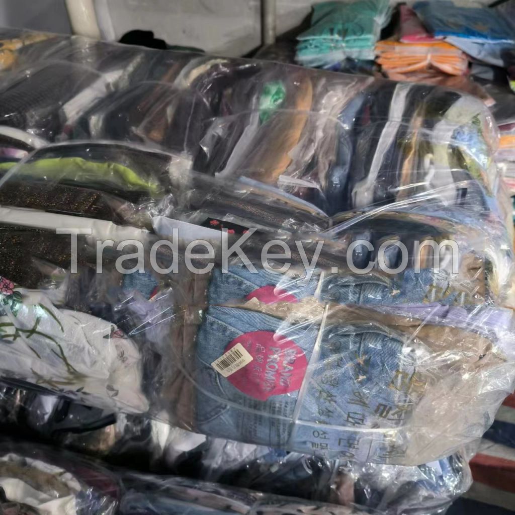 SECOND HAND CLOTHING USED CLOTHES IN BALES