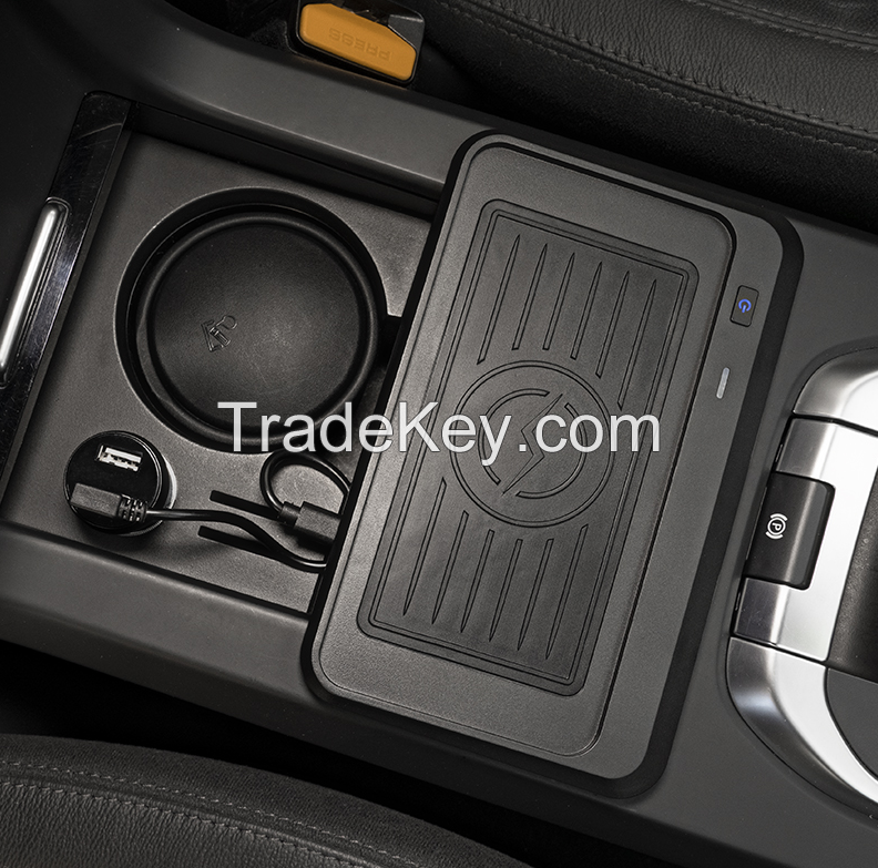 PS-003000113. Land Rover Discovery 2018-2020 Dedicated Multi-Function Wireless Charger.