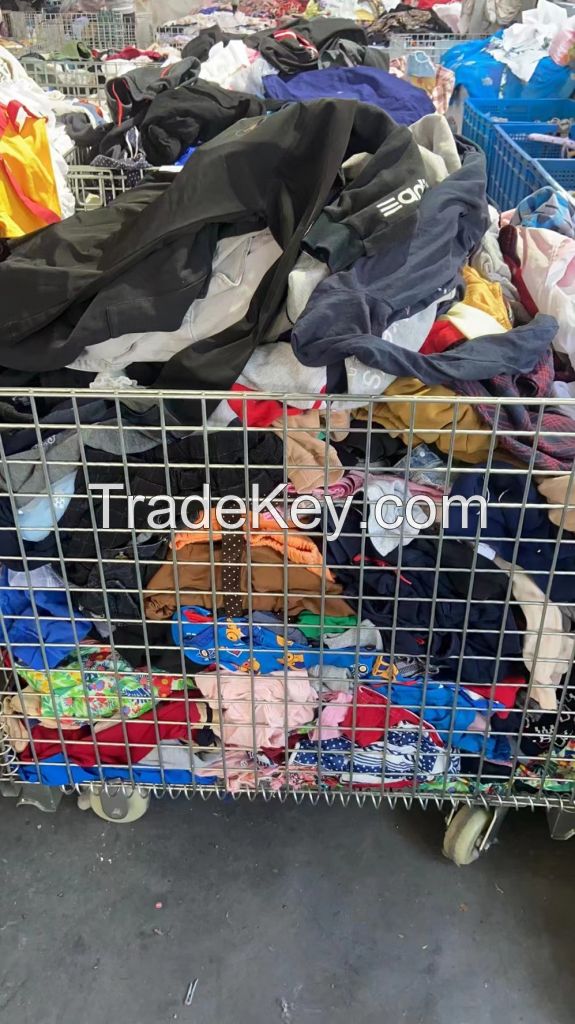 used clothing shoes bags bedsheets towels
