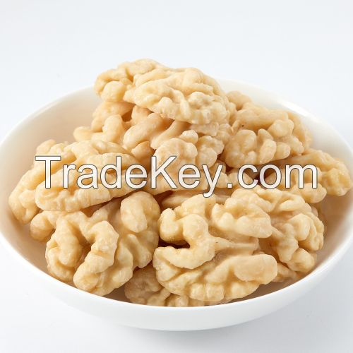 Healthy And Nutritious Peeled And Baked Walnut Kernels