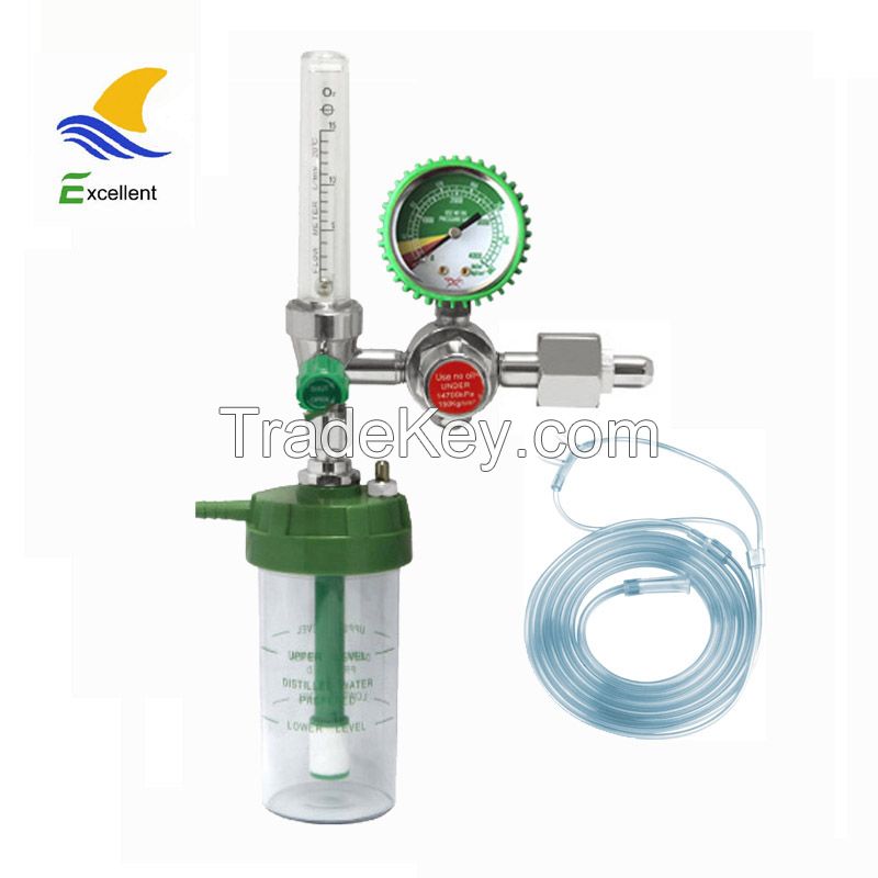 Medical oxygen regulator with humidifier bottle