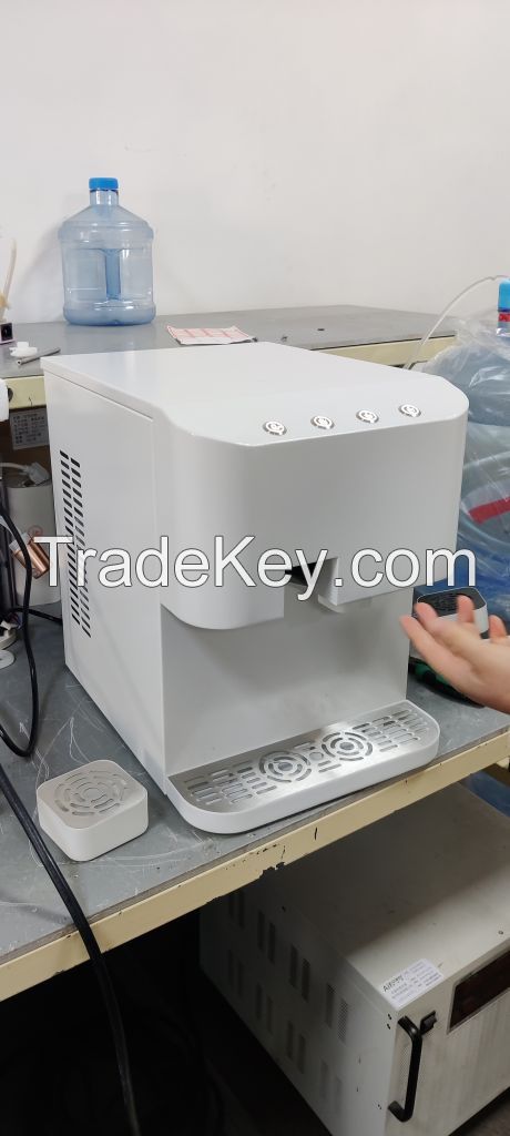 Capsule coffee machine with Buit-in Ice Maker