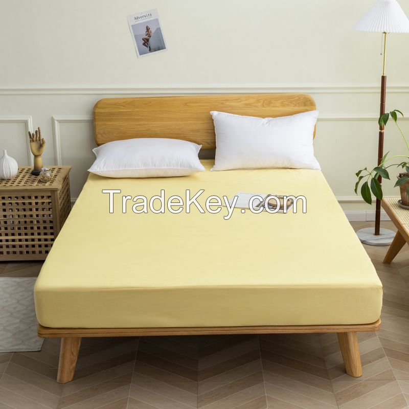 The mattress protective cover can protect the mattress from dirt and water, and is convenient for cleaning