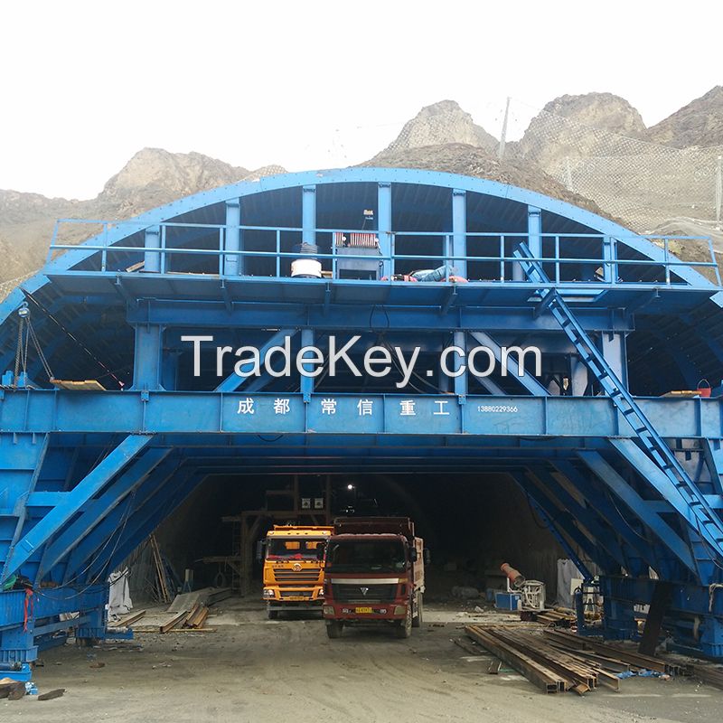Road tunnel secondary lining trolley