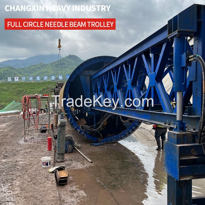 Integral pouring of circular tunnel of full round needle beam trolley