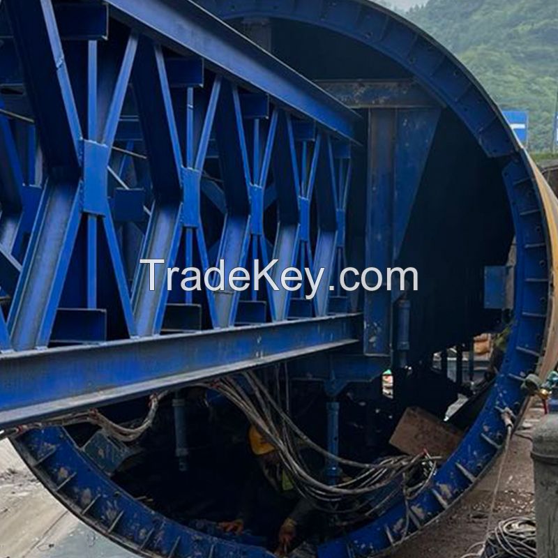 Integral pouring of circular tunnel of full round needle beam trolley