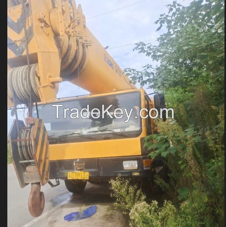 cheap 100Ton xcmg used mobile crane , QY100K used crane with cheap price 