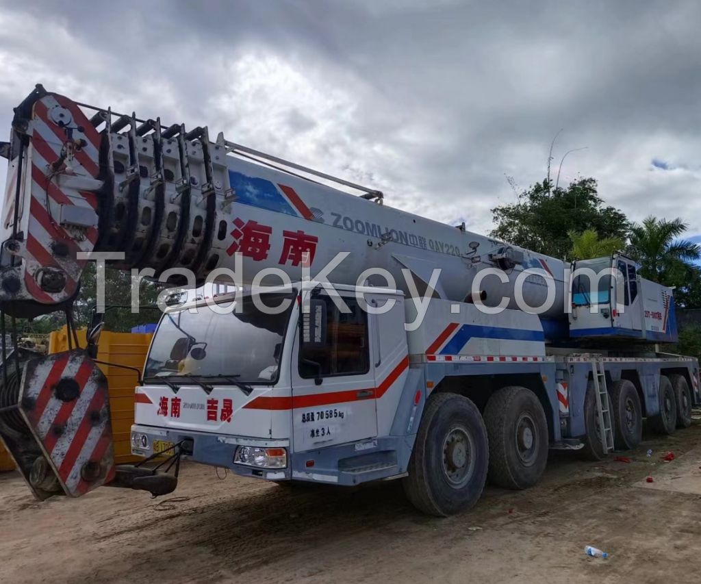2011 Zoomlion 200ton used all terrain crane for sale in China with cheap price