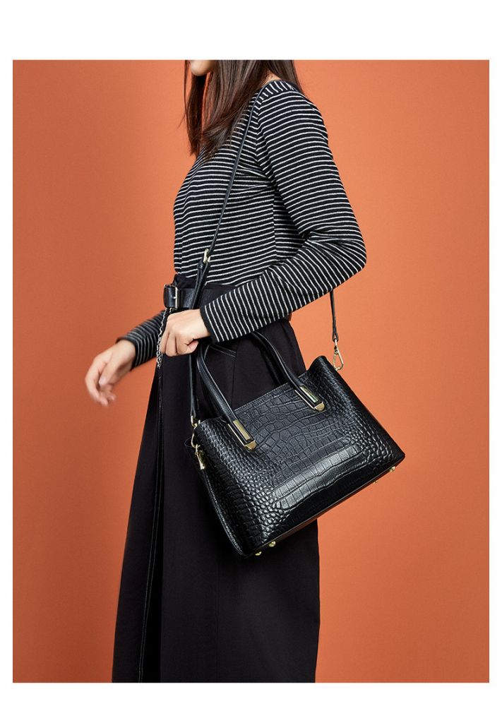 Crocodile Pattern Genuine Leather Bag Shoulder Straps Ladies Designer Leather Messenger Bag Small Crossbody Bag Women