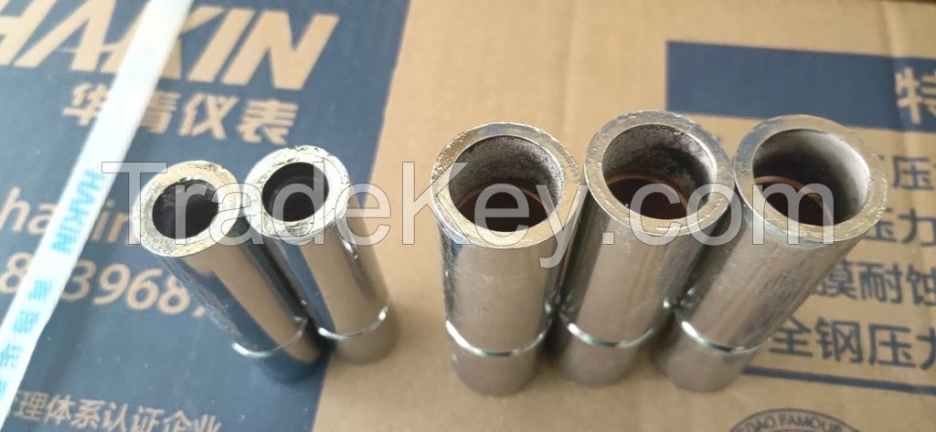Nozzle for welding torches and welding tips