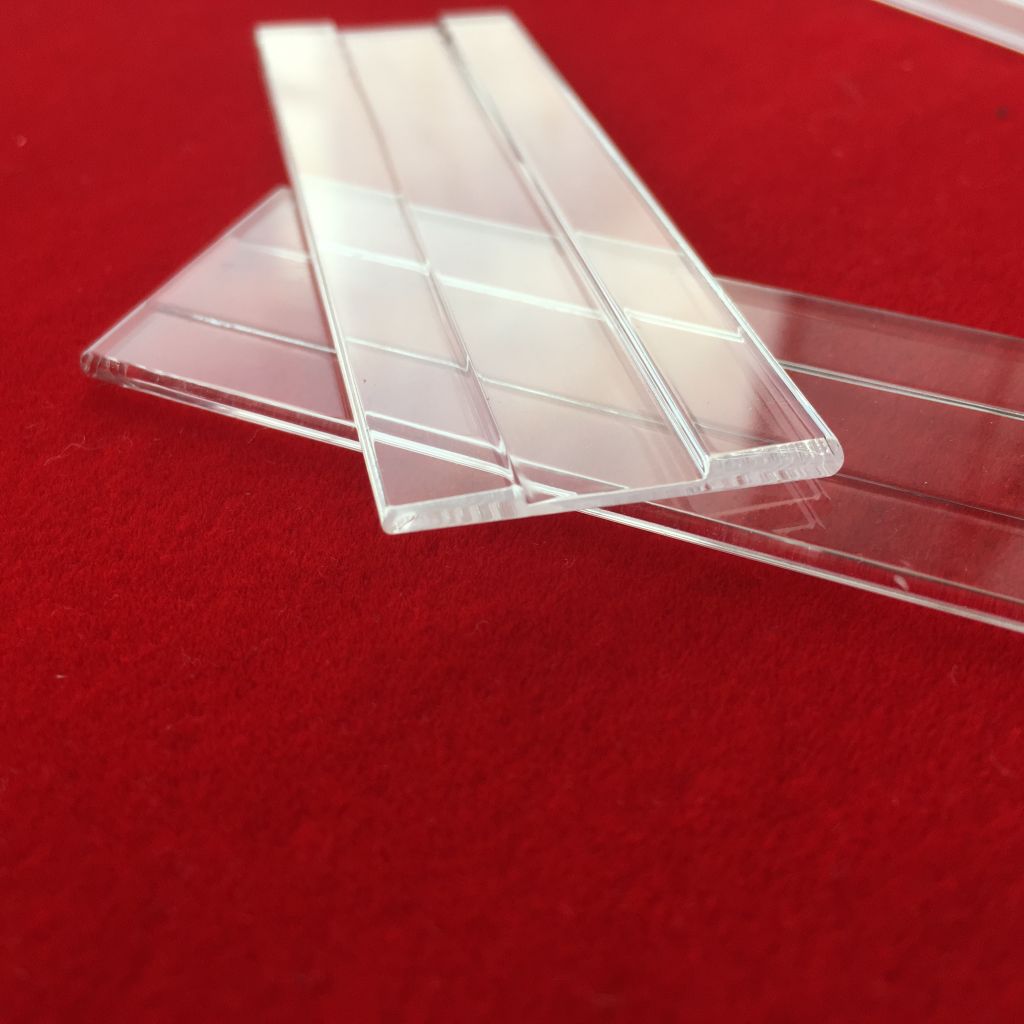 Transparent square quartz glass plate
