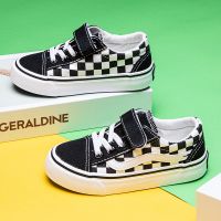 Summer fashion children&#039;s canvas shoes