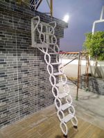 Side-mounted telescopic stairs