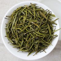Wholesale Chinese Health Premium Spring Green Needle Yunnan Fragrant Pure Bud Anti-Aging Green Tea