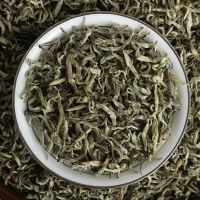 Wholesale Chinese Health Yunnan High Mountain Big Leave Xuelong Whole Pure Tip Spring Green Tea