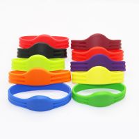 Closed-loop Wristband High-quality Non-toxic Silicone Material   Various Colors Are Customized, Waterproof, Moisture-proof, Shock-proof And High-temperature Resistant