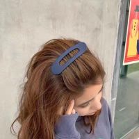 Simple Versatile One-line Plastic Side Hair Clip