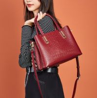 Crocodile Pattern Genuine Leather Bag Shoulder Straps Ladies Designer Leather Messenger Bag Small Crossbody Bag Women